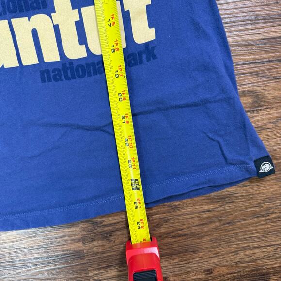 Vuntut Yukon Canada National park hunting outdoors graphic tshirt womens Medium - Picture 5 of 6